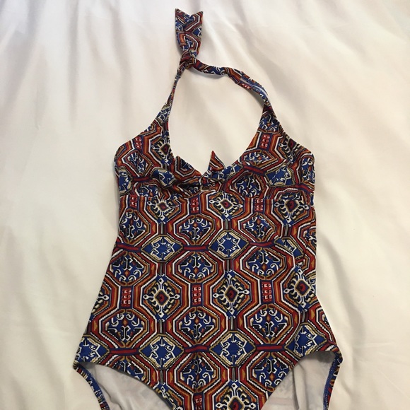 Swimsuit - Picture 2 of 4